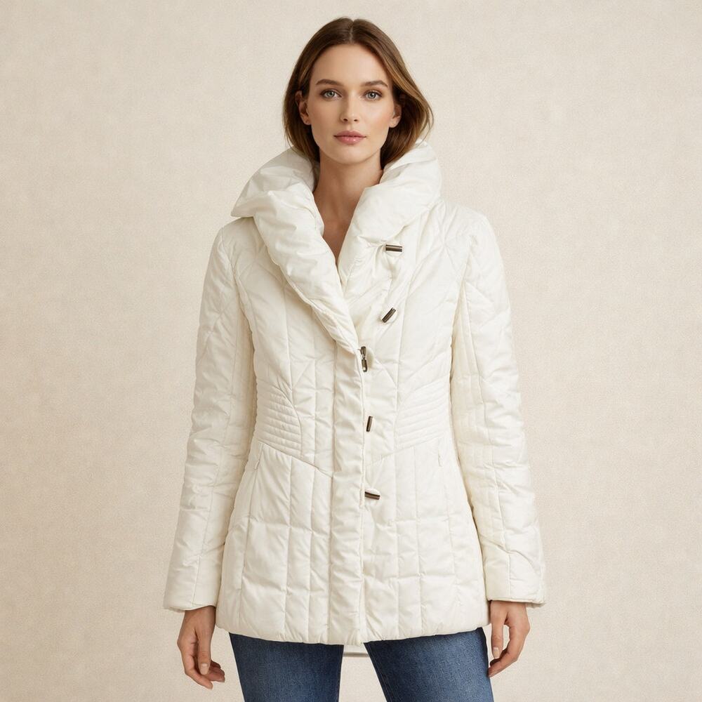 Larry Levine Down White puffer Jacket. Size XS High Collar
